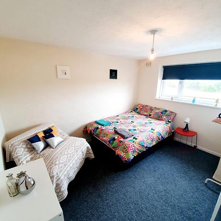Rayleigh Town Centre 3 Bedroom Apartment Luaran gambar